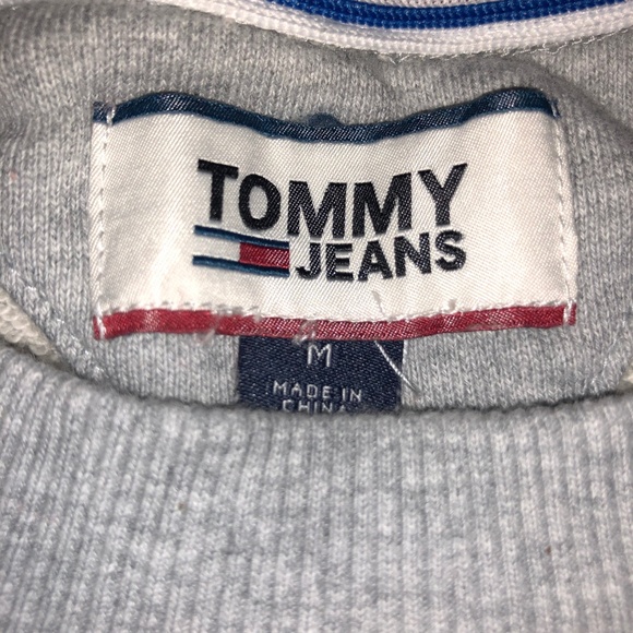 Tommy Hilfiger Embossed Logo Sweatshirt - Picture 2 of 2